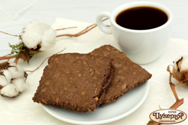 Печенье шоколадно-ореховое